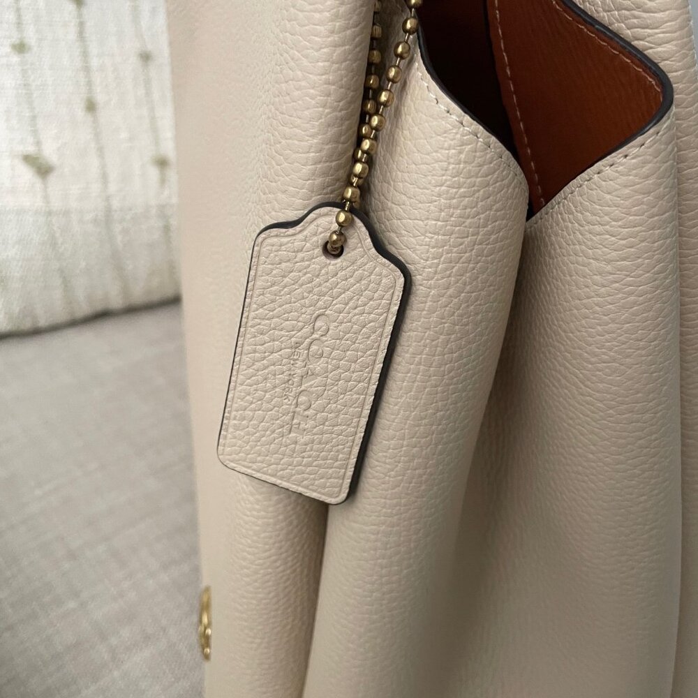 Coach Lana Shoulder Bag Chalk - Picture 14 of 16